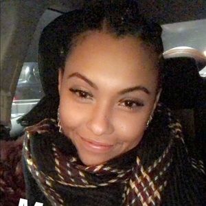 Meet your Posher, Jasmine